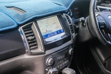 https://vehicle-cdn.autoleague.cloud/32225_81010142_21.jpg