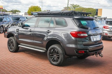 https://vehicle-cdn.autoleague.cloud/32225_81010142_6.jpg