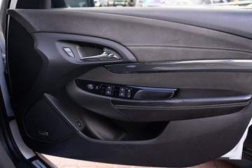 https://vehicle-cdn.autoleague.cloud/32225_81010143_16.jpg