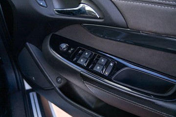 https://vehicle-cdn.autoleague.cloud/32225_81010143_17.jpg