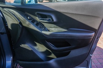 https://vehicle-cdn.autoleague.cloud/32225_81010145_11.jpg