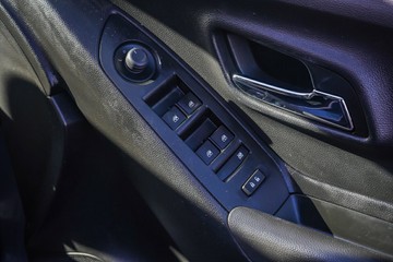 https://vehicle-cdn.autoleague.cloud/32225_81010145_12.jpg