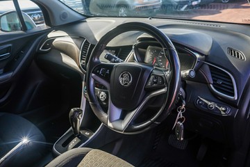 https://vehicle-cdn.autoleague.cloud/32225_81010145_13.jpg