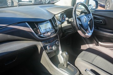 https://vehicle-cdn.autoleague.cloud/32225_81010145_20.jpg