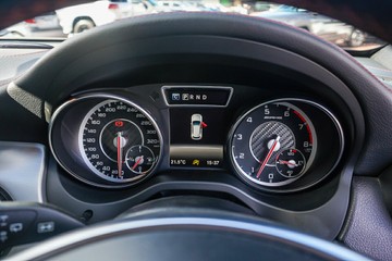https://vehicle-cdn.autoleague.cloud/32225_81010155_16.jpg