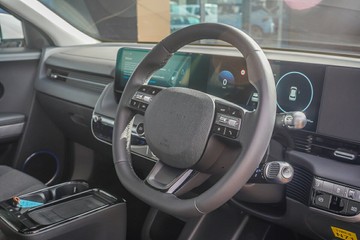 https://vehicle-cdn.autoleague.cloud/32225_81010173_13.jpg