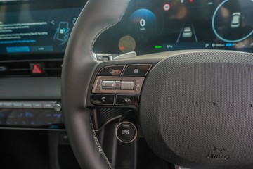 https://vehicle-cdn.autoleague.cloud/32225_81010173_15.jpg