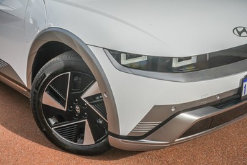 https://vehicle-cdn.autoleague.cloud/32225_81010173_2.jpg