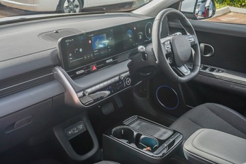 https://vehicle-cdn.autoleague.cloud/32225_81010173_20.jpg
