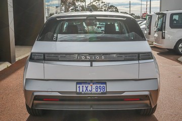 https://vehicle-cdn.autoleague.cloud/32225_81010173_7.jpg
