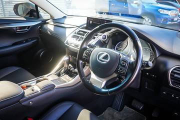 https://vehicle-cdn.autoleague.cloud/32225_81010179_13.jpg