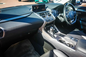 https://vehicle-cdn.autoleague.cloud/32225_81010179_21.jpg