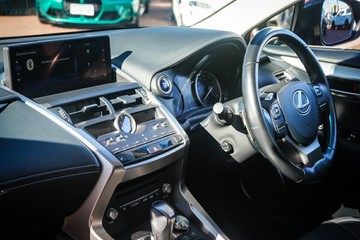 https://vehicle-cdn.autoleague.cloud/32225_81010179_22.jpg