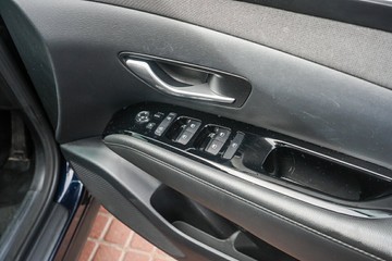 https://vehicle-cdn.autoleague.cloud/32225_81010183_12.jpg