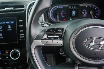 https://vehicle-cdn.autoleague.cloud/32225_81010183_15.jpg