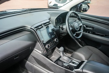 https://vehicle-cdn.autoleague.cloud/32225_81010183_19.jpg
