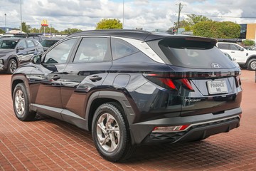 https://vehicle-cdn.autoleague.cloud/32225_81010183_6.jpg