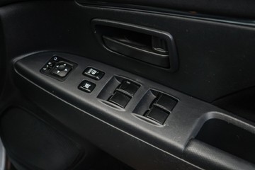 https://vehicle-cdn.autoleague.cloud/32225_81010184_12.jpg