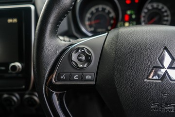 https://vehicle-cdn.autoleague.cloud/32225_81010184_15.jpg
