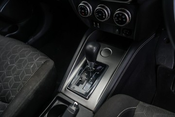 https://vehicle-cdn.autoleague.cloud/32225_81010184_18.jpg