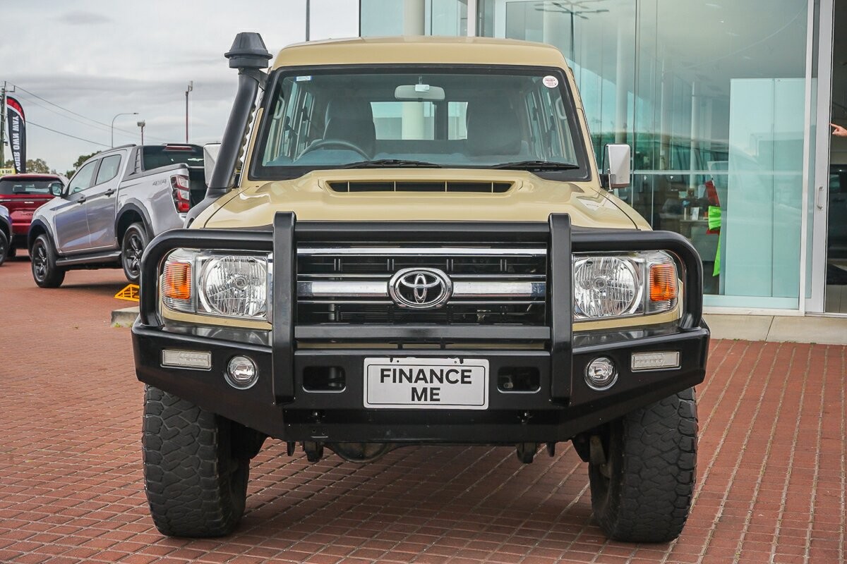 Toyota Landcruiser image 3