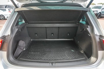 https://vehicle-cdn.autoleague.cloud/32225_81010190_19.jpg