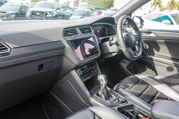 https://vehicle-cdn.autoleague.cloud/32225_81010190_20.jpg