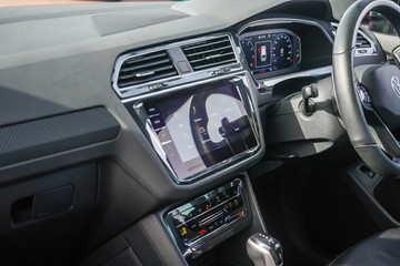 https://vehicle-cdn.autoleague.cloud/32225_81010190_21.jpg