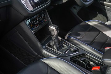 https://vehicle-cdn.autoleague.cloud/32225_81010190_22.jpg