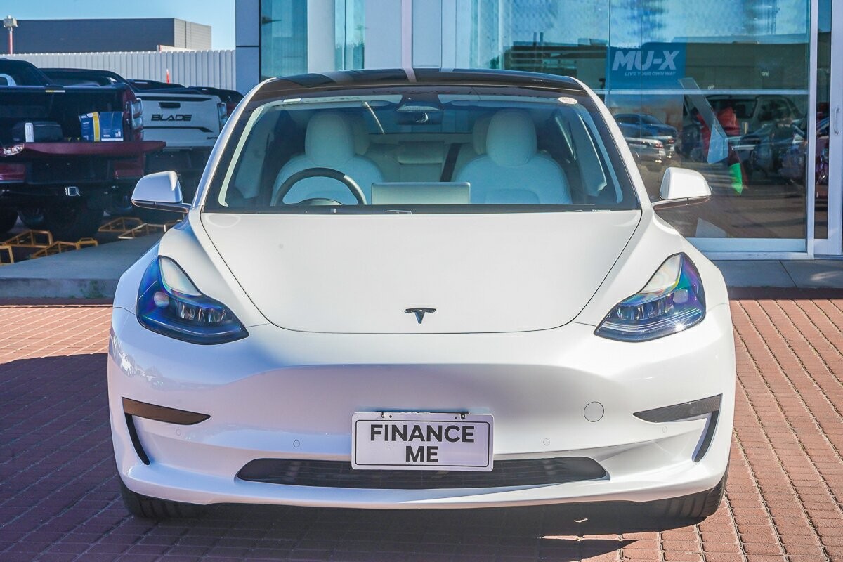 Tesla Model 3 image 3