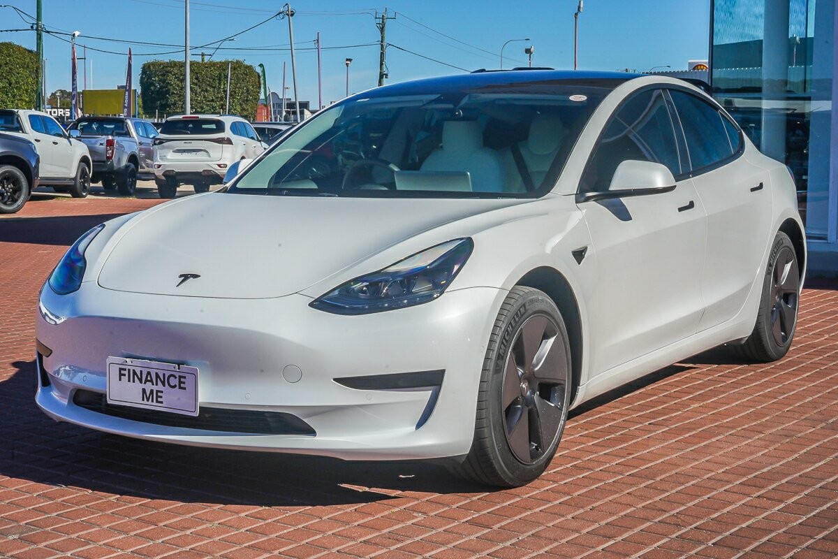 Tesla Model 3 image 4