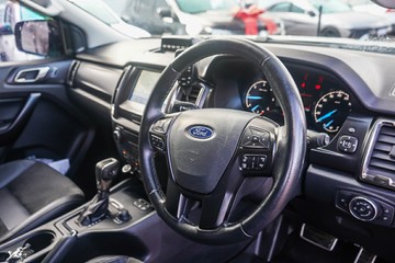 https://vehicle-cdn.autoleague.cloud/32225_81010194_11.jpg
