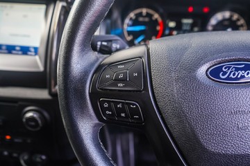 https://vehicle-cdn.autoleague.cloud/32225_81010194_13.jpg
