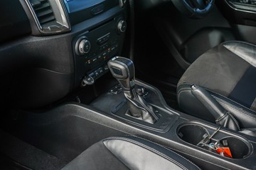 https://vehicle-cdn.autoleague.cloud/32225_81010194_21.jpg