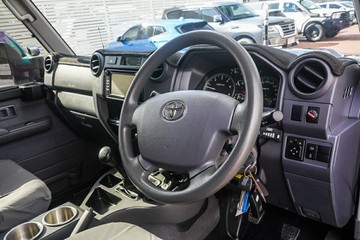https://vehicle-cdn.autoleague.cloud/32225_81010202_13.jpg