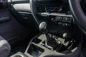 https://vehicle-cdn.autoleague.cloud/32225_81010202_16.jpg
