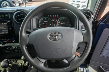 https://vehicle-cdn.autoleague.cloud/32225_81010202_17.jpg