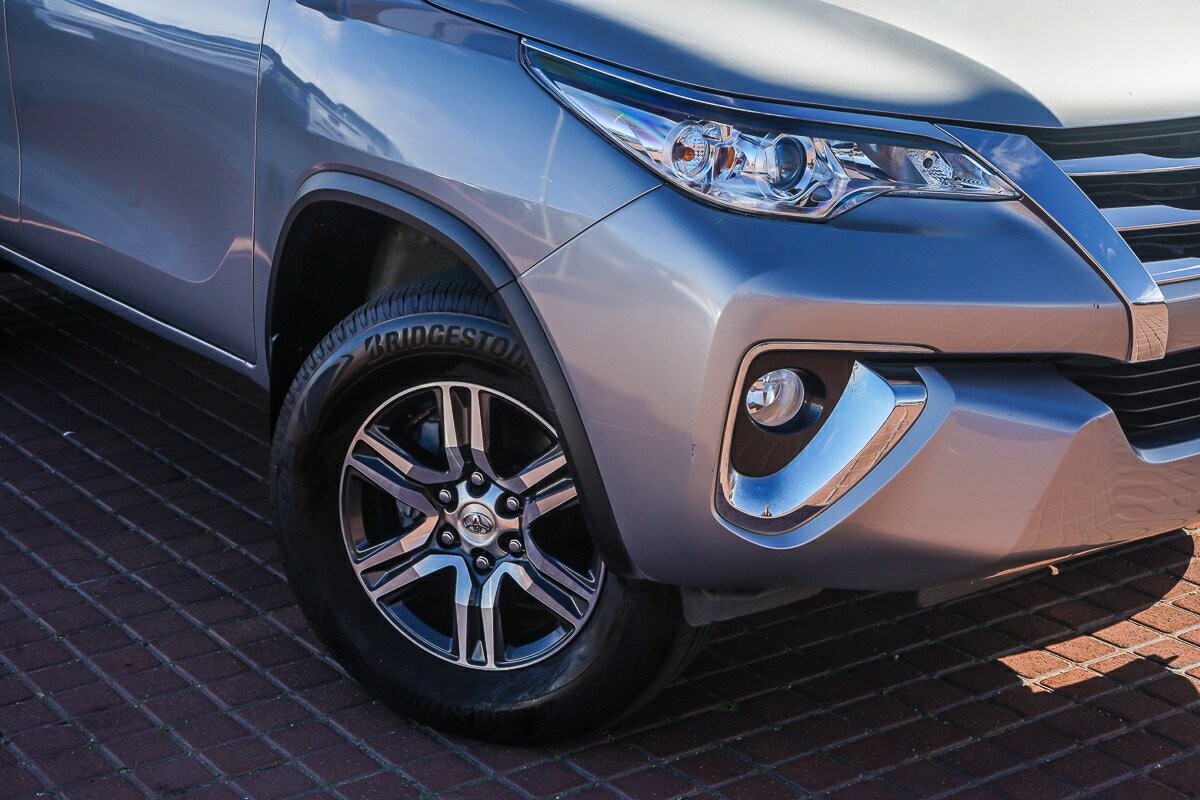 Toyota Fortuner image 2