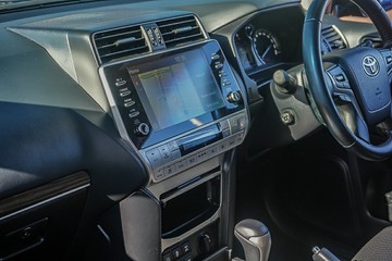 https://vehicle-cdn.autoleague.cloud/32225_81010210_12.jpg