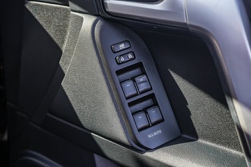 https://vehicle-cdn.autoleague.cloud/32225_81010210_17.jpg