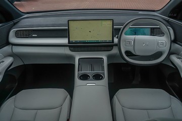 https://vehicle-cdn.autoleague.cloud/32225_81010219_10.jpg