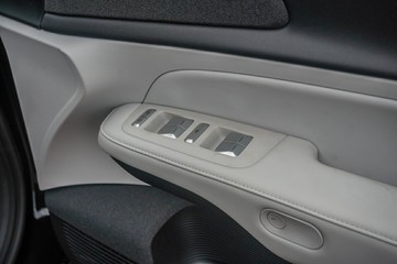 https://vehicle-cdn.autoleague.cloud/32225_81010219_12.jpg