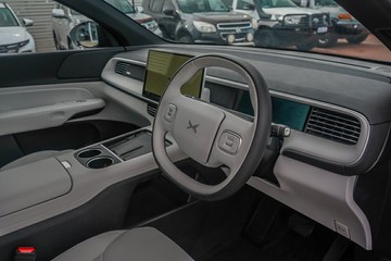 https://vehicle-cdn.autoleague.cloud/32225_81010219_13.jpg