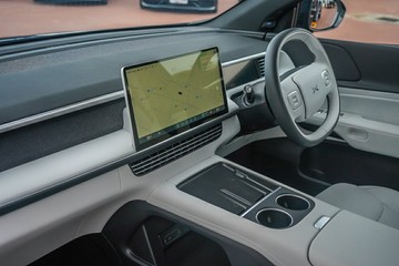 https://vehicle-cdn.autoleague.cloud/32225_81010219_21.jpg