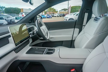 https://vehicle-cdn.autoleague.cloud/32225_81010219_23.jpg