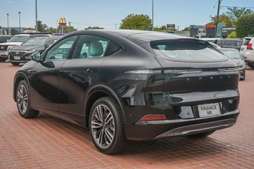 https://vehicle-cdn.autoleague.cloud/32225_81010219_6.jpg