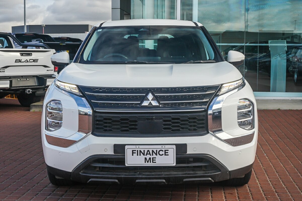 Mitsubishi Outlander image 3