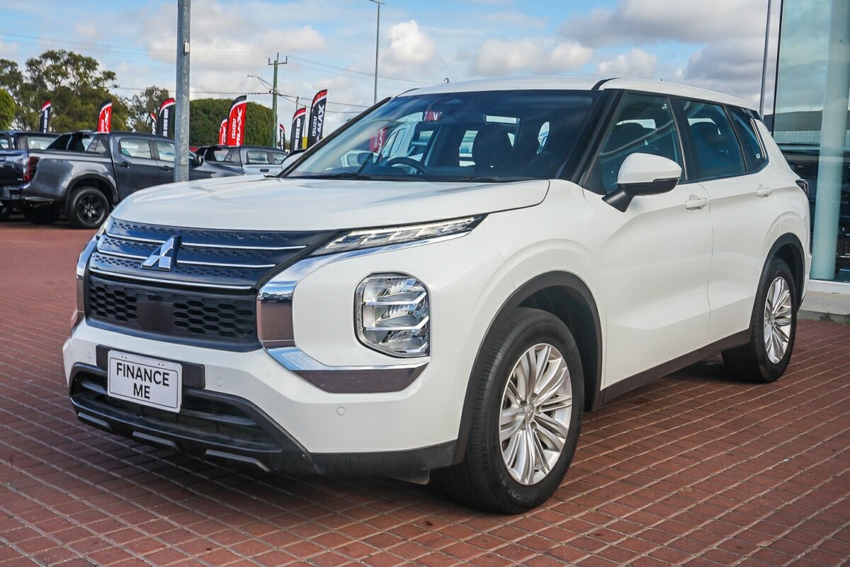 Mitsubishi Outlander image 4