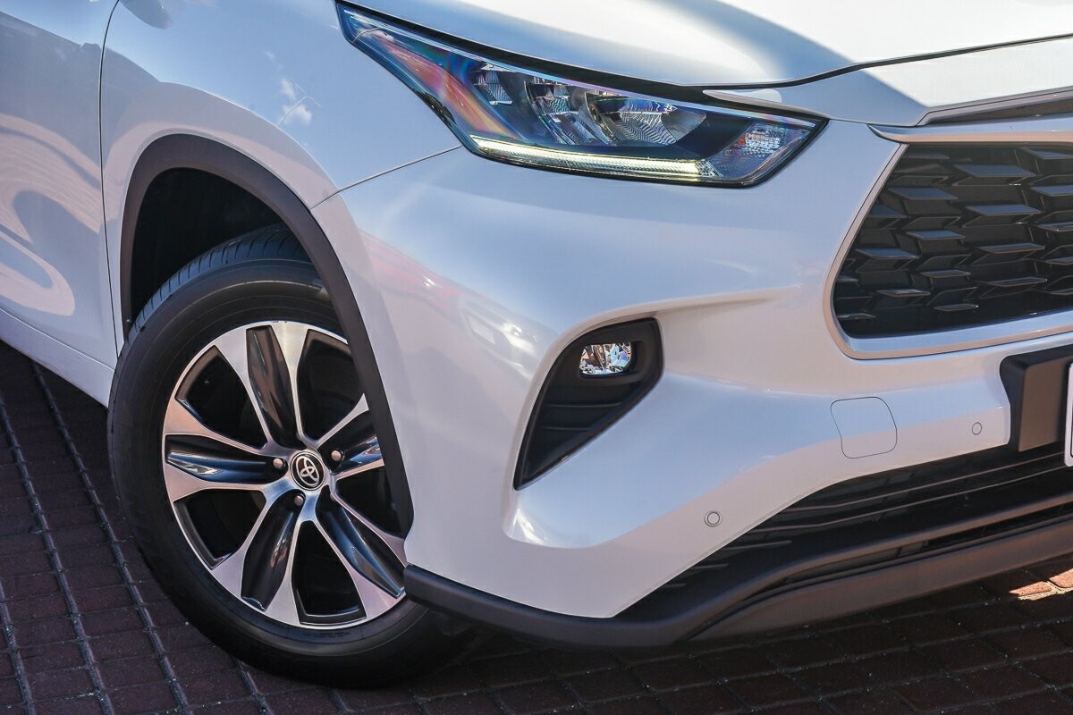 Toyota Kluger image 2
