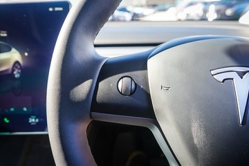 https://vehicle-cdn.autoleague.cloud/32225_81010230_14.jpg